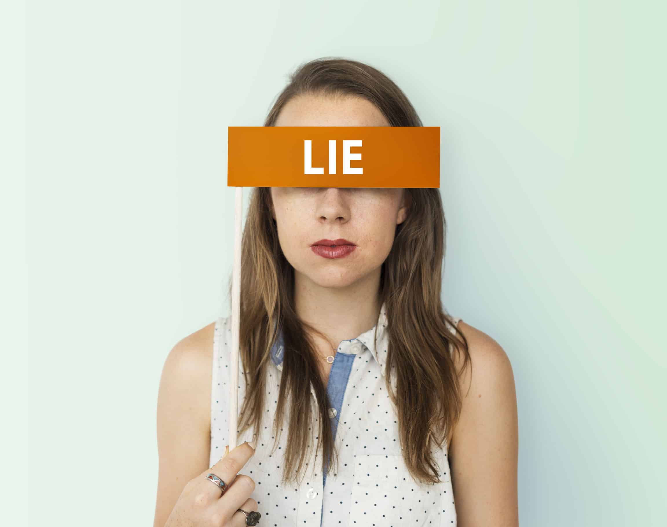 how to spot a lie
